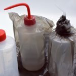 Fekete védőfólia csőrös öblítő, mosó flakonra (14x24 cm, 200 db)