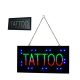 Beleuchtetes LED-Schild – mit Tattoo-Aufschrift